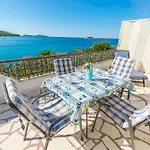 Apartment Beachfront Lozica