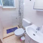 Apartment Beachfront Lozica *