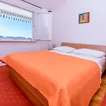 Beachfront Lozica * Rogoznica (Sibenik-Knin)