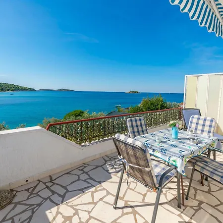 Beachfront Lozica * Rogoznica (Sibenik-Knin)