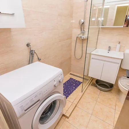 Beachfront Lozica Appartement *