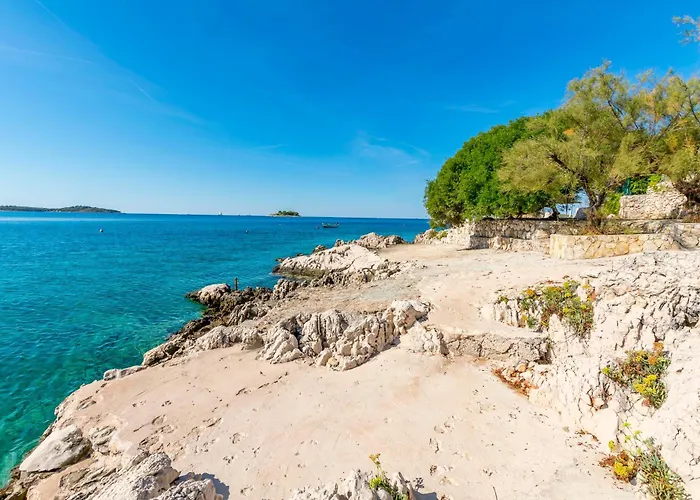 Beachfront Lozica Apartamento *