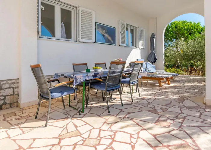 Beachfront Lozica Appartement