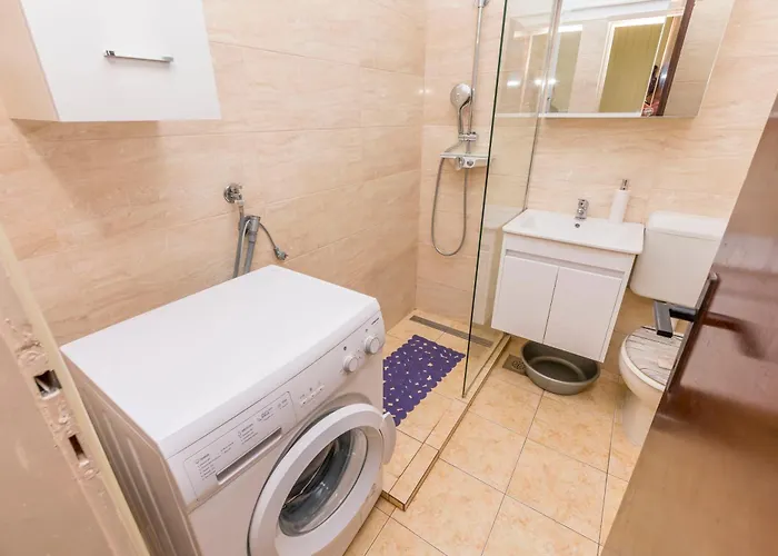 Beachfront Lozica Apartamento *