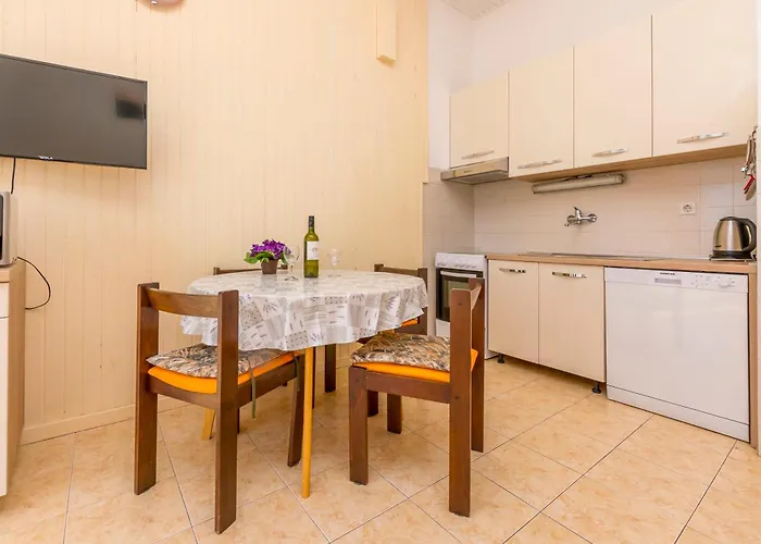 Beachfront Lozica Appartement