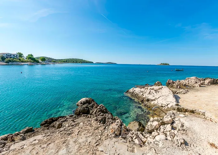 Beachfront Lozica Apartamento *