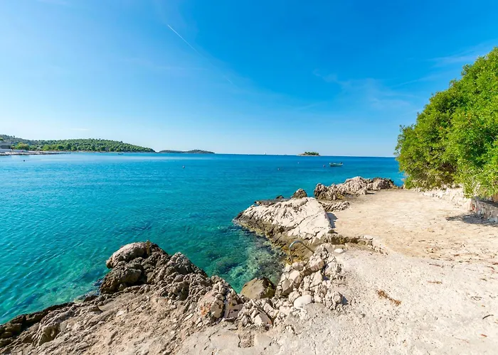 Beachfront Lozica Apartamento *